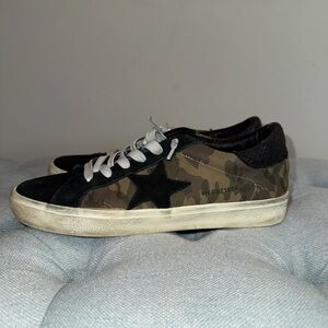 Vintage Havana Camouflage Sneakers Distressed Style. Size 8